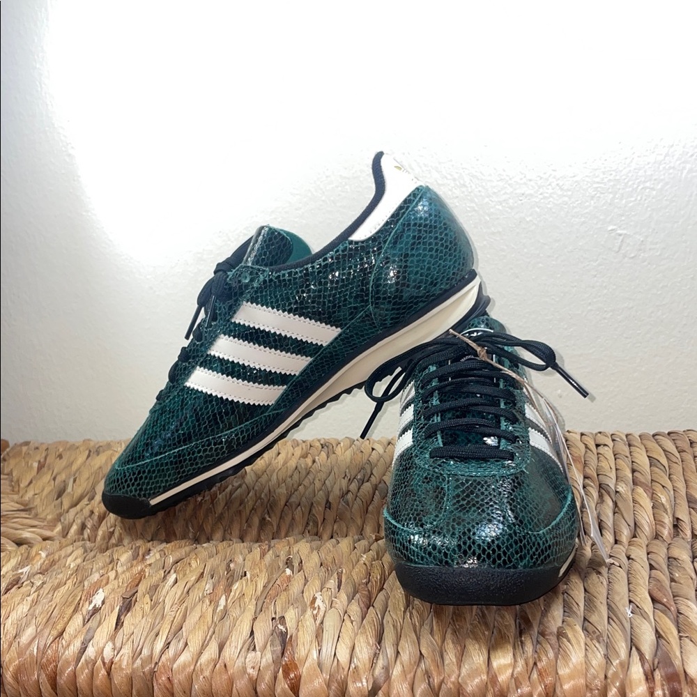 SL 72 OG SNAKE-PRINT LEATHER SHOES INSPIRED BY A ‘70S ICON.
